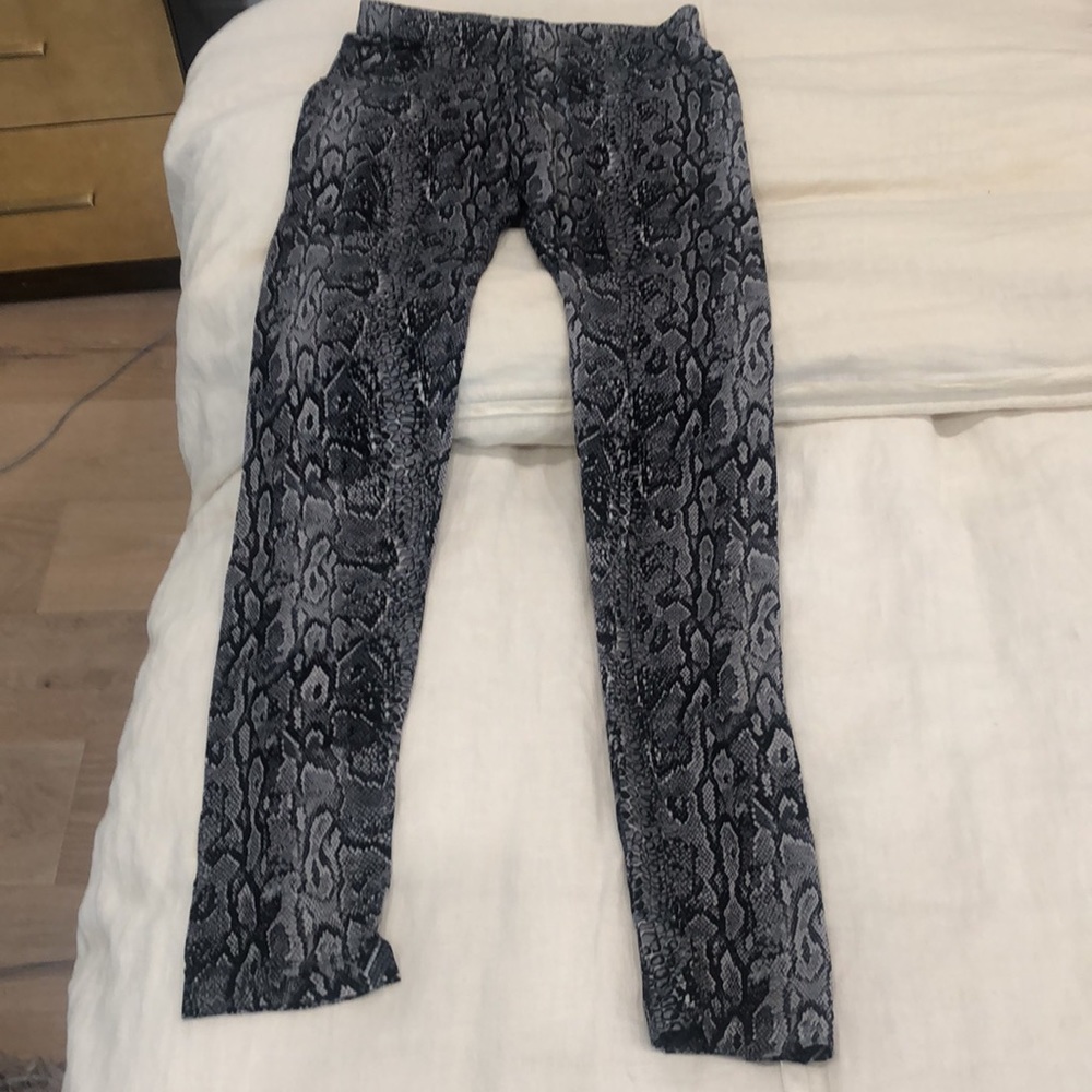 BCBG leggings